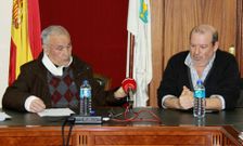 Edesio Y��ez y Rogelio Garc�a Mata protagonizaron parte del debate de ayer en A Veiga. 