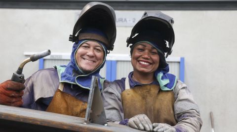 Luciano Silva Reimol de Abreu y Cristiane Sousa Mendes, matrimonio brasileo de soldadores que trabajan en la pontesa Prometal