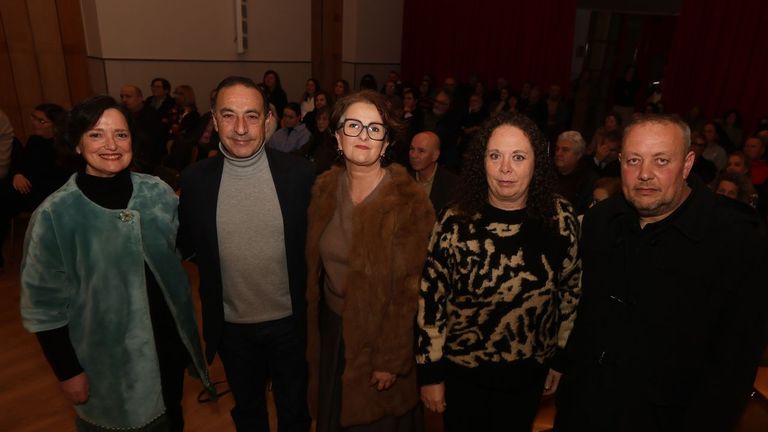 O alcalde de Xove cos premiados, Casa Labradela e Esttica Marta 