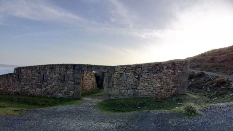 Bater�a de Punta Vi�as, otro de los BIC en Ferrol. 