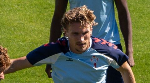 El futbolista del Celta Carl Starfelt, en un entrenamiento.