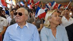 Marine Le Pen, junto a su padre