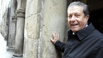 Federico Mayor Zaragoza en la ra do Vilar de Santiago de Compostela