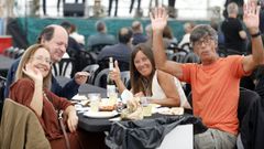 La XIX Fiesta del Marisco sigue en el puerto de O Berb�s