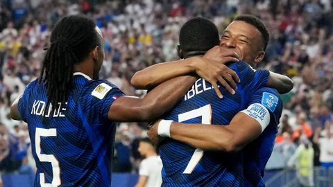 Kound�, Demb�l� y Mbapp� celebran uno de los goles de Franciaen este Mundial 2026