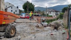 Los trabajos de reestructuraci�n del barrio de Xunqueira, en Viveiro,�han implicado la retirada del antiguo lavadero situado junto al puente de origen medieval que se sit�a en las inmediaciones del convento dominico