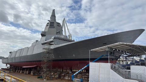 La fragata F-112 Roger de Lauria, en la grada de Navantia Ferrol, en donde este martes ser&aacute; botada a las 16.44 horas.