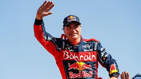 Carlos Sainz celebra su tercera victoria en el Dakar