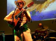 <span lang= es-es >Ra�l Rodr�guez</span>. El flamenco de ra�z del sevillano dar� el pistoletazo de salida en la primera noche de A Quintana con cuatro horas de m�sica continuada. 