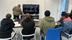 Usuarios durante un taller formativo, este martes