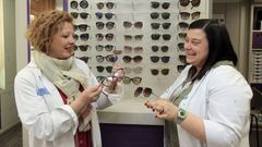 En imagen de archivo, �ptica Rosario, de Viveiro