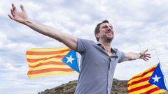 El ex consejero Toni Com�n inicia una ruta desde Cerbere (Francia) hasta Portbou (Gerona) para celebrar su vuelta a Catalu�a. 