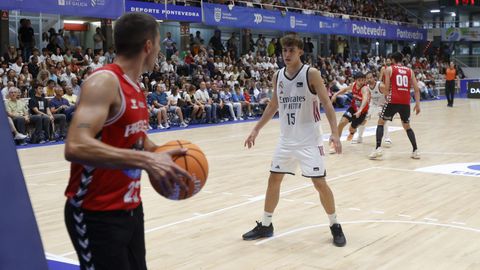 Mera en su debut con el Real Madrid contra el Breog�n en el partido disputado en Pontevedra