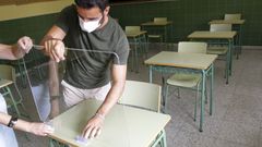 En algunas aulas del IES Sof�a Casanova ha sido necesario instalar mamparas