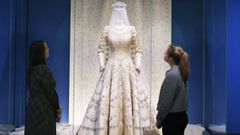Exposici&oacute;n de vestidos de la reina Isabel II