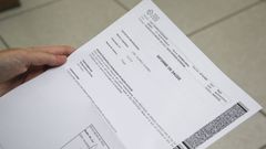 Documento emitido por un m�dico este mi�rcoles a una paciente de Lugo que fue diagnosticada de covid por test de ant�genos. No tiene validez ni para viajar ni para acceder a la hosteler�a