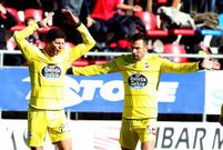 Kak� y Marchena, pareja de centrales del D�por en Ipur�a, protestan una decisi�n arbitral.