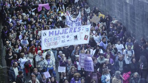 Un momento de la manifestacin por las calles de la localidad asturiana de Mieres, por el  Da Internacional de la Mujer 