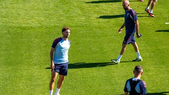 Claudio Gir�ldez elogia la decisi�n del club de mantener a jugadores como Javi Rueda.