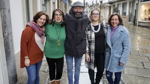 Marisol, Merce, José Luis, Elena y Berta se han unido para abrir una tienda efímera en Navidades