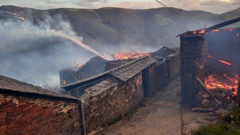 Incendio forestal en el concejo de Allande