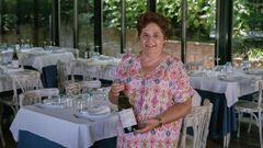 Nieves, en la terraza de O Colmear