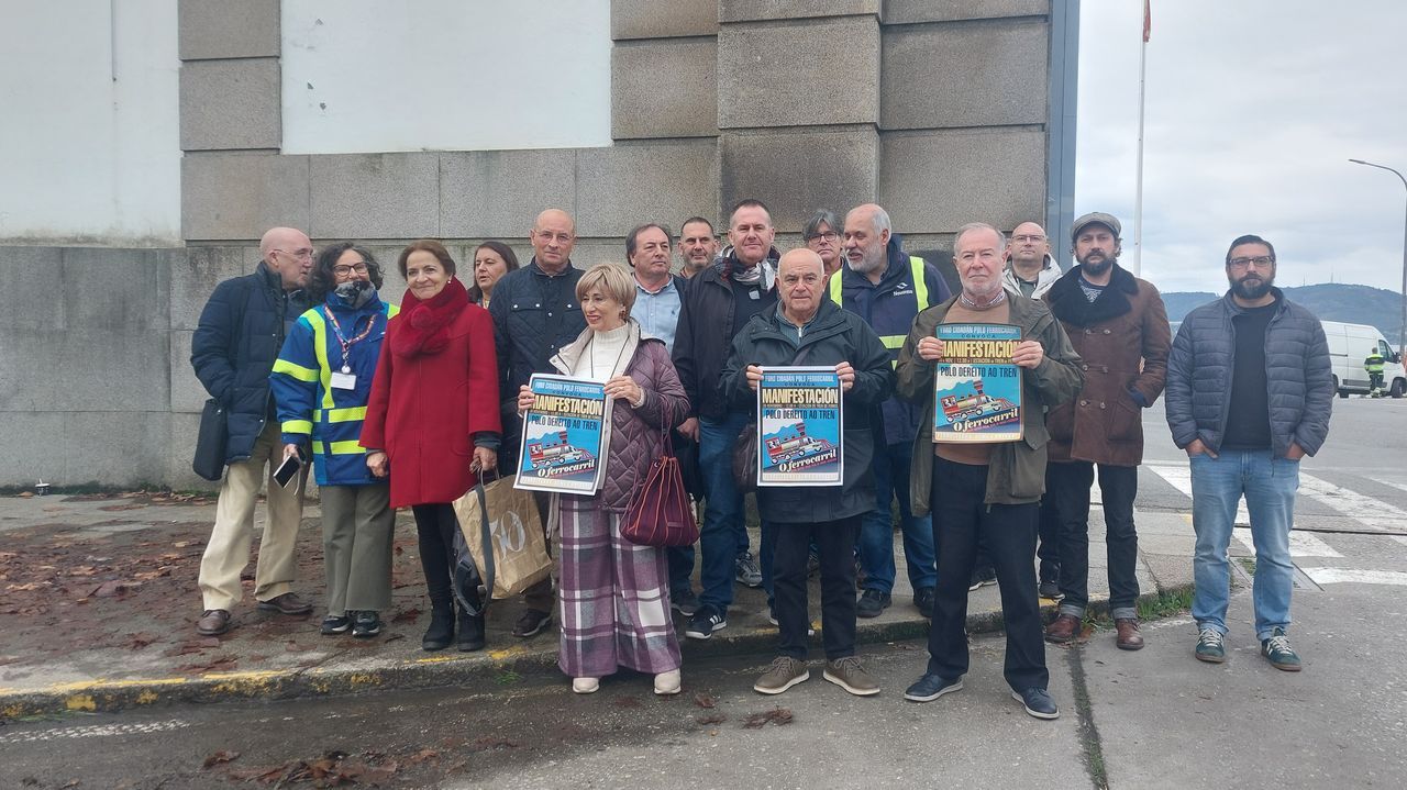 La plantilla de Navantia cierra filas por un tren de Ferrol a A Coruña ...