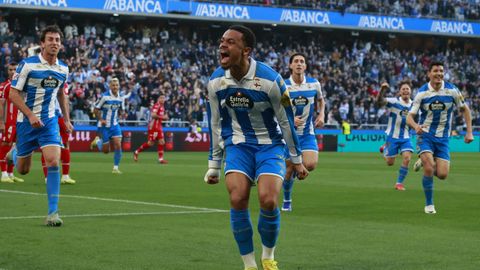 Lucas Noubi celebra su gol frente al C�rdoba.