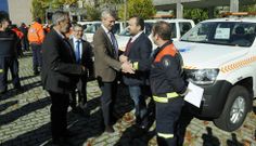 Rueda presidi� la entrega de 42 todoterrenos pick-up, uno para el Concello de Lal�n. 