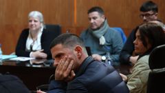 El gobierno local de A Illa durante un pleno extraordinario