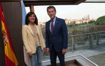 Feijoo recibi� a la alcaldesa de Melide en la residencia oficial de Monte P�o. 
