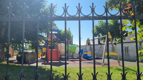 Imagen de archivo del parque infantil de San Xoan de R�o.