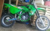 Moto recuperada por la Guardia Civil al joven detenido este mi�rcoles en una falsa compra realizada a un vecino de Sanxenxo. 