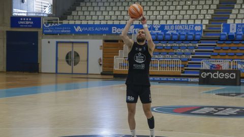 Primer entrenamiento del Breog�n 2026-2027 en el Pazo dos Deportes de Lugo