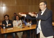 El popular Javier Bas continuar� con el bast�n de mando, aunque est� en minor�a. 