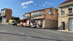 Los bomberos usaron la autoescalera para acceder a la vivienda.