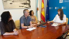 El alcalde de Cedeira se entrevist� con la presidenta de Portos (derecha)