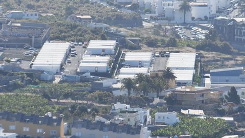 Los contenedores donde viven ms de 80 familias