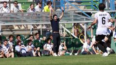 Javo V�zquez durante el encuentro entre el Racing de Ferrol y Real Uni�n