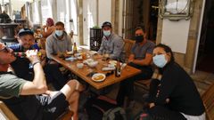 Vuelven las �quedadas�: primer d�a de reuniones de hasta 10 personas en el exterior