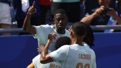 Dembele celebra uno de sus goles ante la selecci�n noruega.