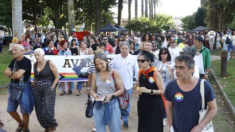 El alcalde de Pontevedra, Miguel Anxo Fern�ndez Lores, acompa�� la manifestaci�n junto a la concejala Anabel Gul�as