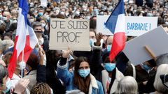 Manifestacin en Pars tras elasesinato del profesor degollado.