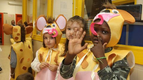 No CEIP San Tom� disfrazaronse de personaxes de contos