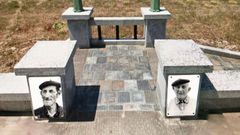 Montaje virtual de los retratos de los hermanos Pataqui�a y Agapito, dos de los que ya ha pintado, en la base de las farolas del paseo