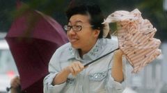 El supertifn Neoguri llega a Japn