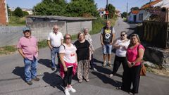 Camino da Valenta, barrio de San Pablo. Los vecinos protestan por falta de seguridad y tr&aacute;fico