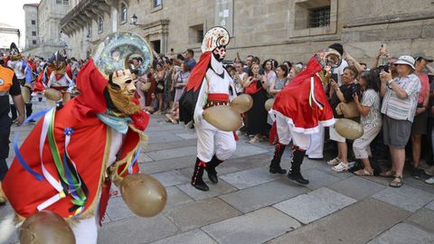 Desfile de Entroidos Tradicionais de Galicia en Santiago