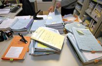 Los expedientes se acumulan en los juzgados de lo Contencioso y de lo Social de Santiago.