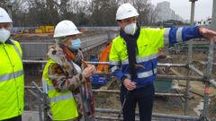 La alcaldesa de Gij�n, durante la visita que realiz� al pozo de tormentas de Hermanos Castro